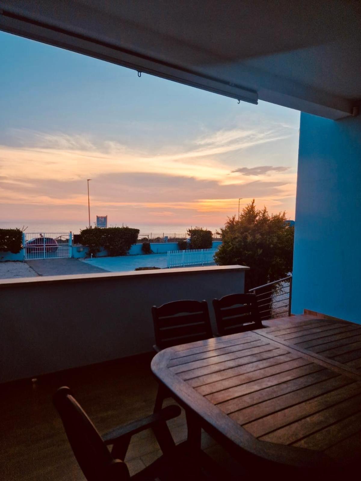 Edo House Anzio - Beachfront - Fronte Mare - Affittacamere Ngoại thất bức ảnh